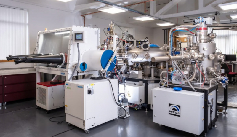 Самая маленькая скрипка в мире умещается на человеческом волосе