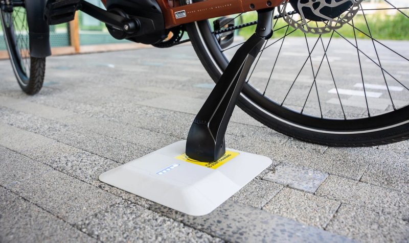 Беспроводная система Tiler Compact зарядит электровелосипед через подножку