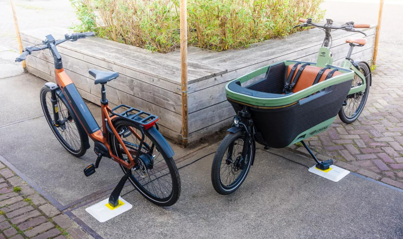 Беспроводная система Tiler Compact зарядит электровелосипед через подножку