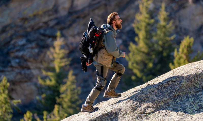 Коленный экзоскелет Dnsys Z1 повышает силу ног на 50 %