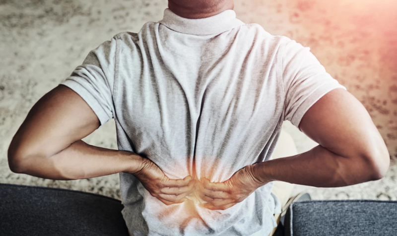 Постоянная самокритика усиливает хронические боли в теле