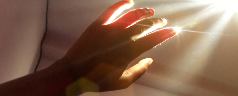 Загадка живого свечения: научное открытие о свете, который мы излучаем