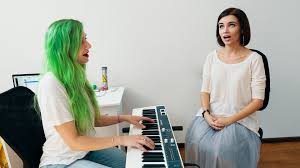 Как выбрать школу вокала в Москве: чек-лист