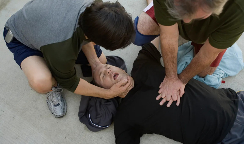 Микропластик закупоривает артерии и провоцирует инсульты и инфаркты — особенно у мужчин