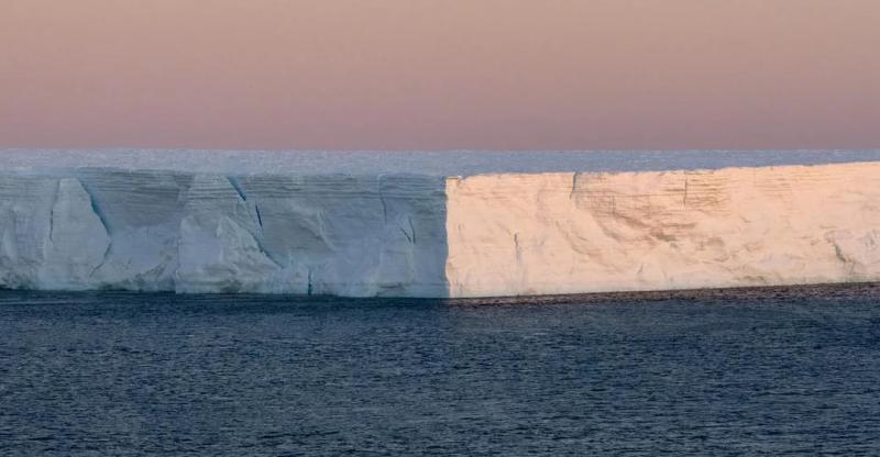 «Ледник Судного дня» может затопить Землю. Сможет ли 80-километровая стена высотой 150 метров остановить это?