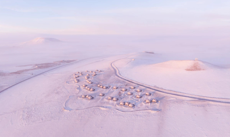 Volcano-In Hotel of Arrivals