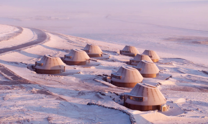 Volcano-In Hotel of Arrivals