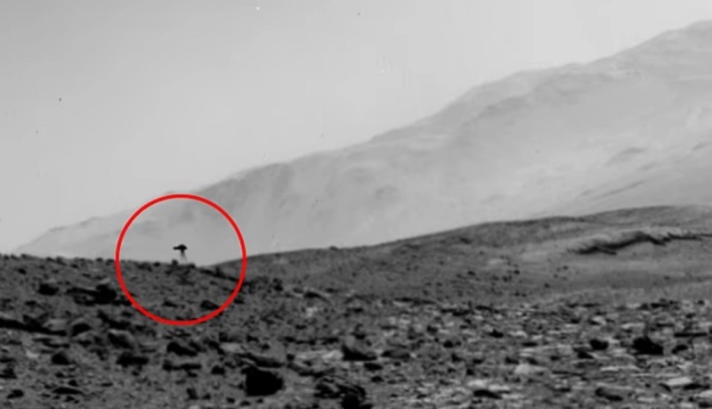 Интернет поверил в жизнь на Марсе: На снимке NASA увидели треногу из «Войны миров»