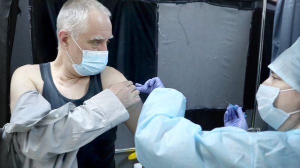 Коронавирус в России: впервые с октября новых случаев меньше 10 тысяч