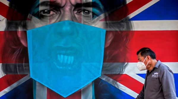 "Мы вырвемся из этой тюрьмы". Мик Джаггер и Дэйв Грол спели про локдаун