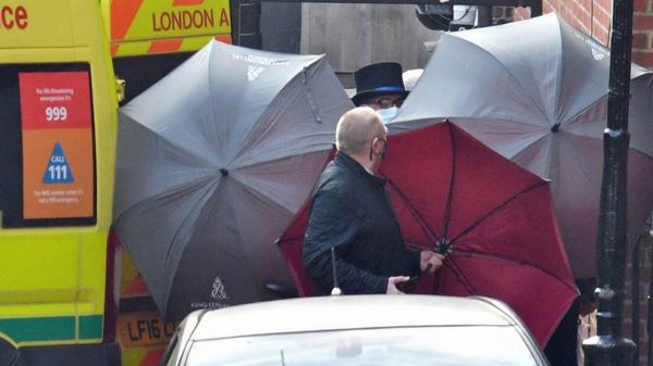 Принц Филипп перенес процедуру на сердце. Он проведет в клинике еще несколько дней