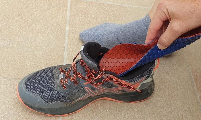 Двусторонние стельки Climfeet согревают или охлаждают ноги по погоде