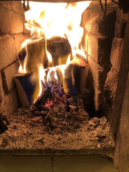 Как правильно топить топливными брикетами