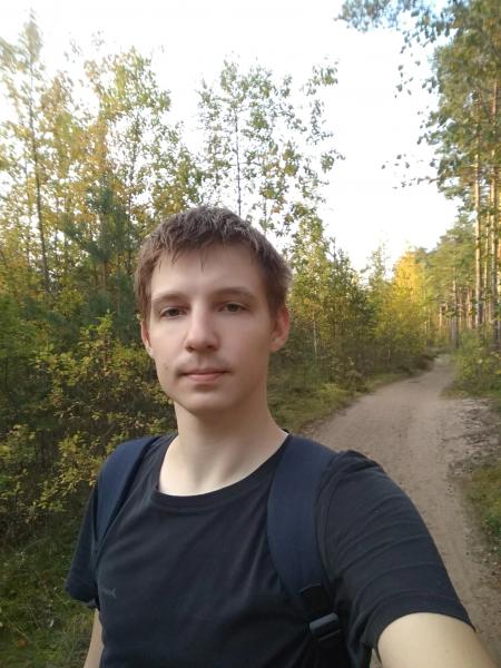 Обвиняемый по делу "Весны" бывший сотрудник ФБК снял браслет ФСИН и уехал из России